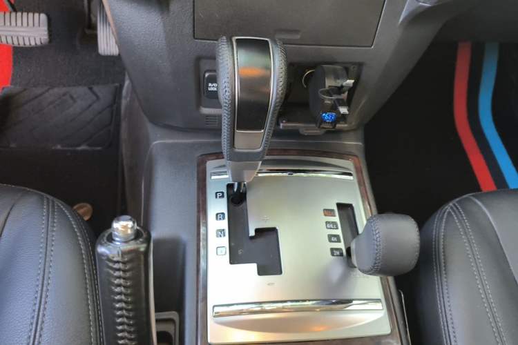Used Mitsubishi Pajero  Gear Lever