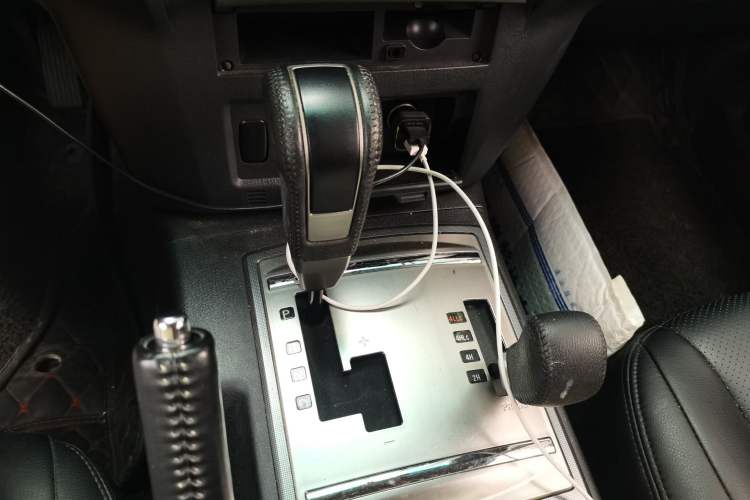 Used Mitsubishi Pajero  Gear Lever