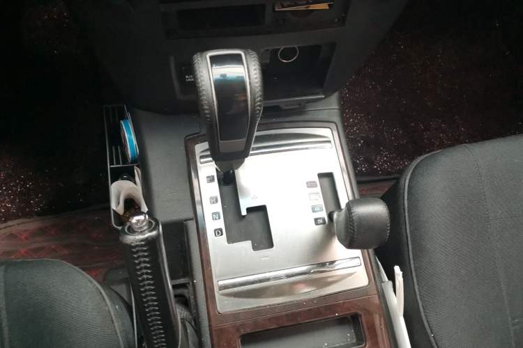 Used Mitsubishi Pajero  Gear Lever