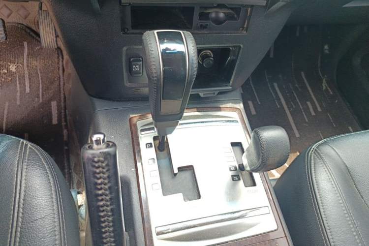 Used Mitsubishi Pajero  Gear Lever