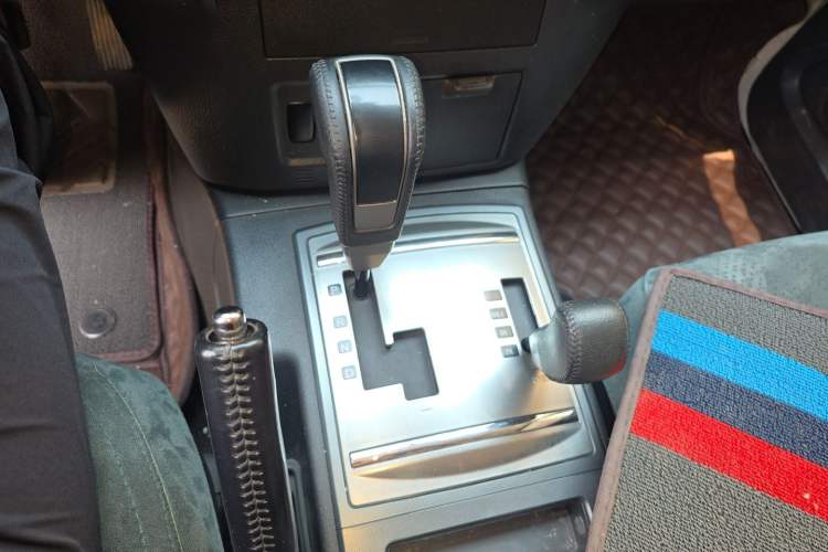 Used Mitsubishi Pajero  Gear Lever
