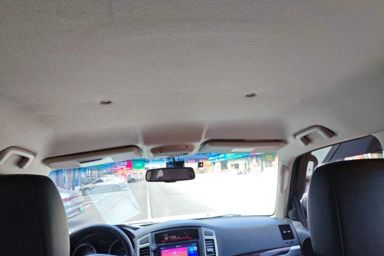 Used Mitsubishi Pajero 2020 3.0L Automatic Luxury Off-Road Version Headliner