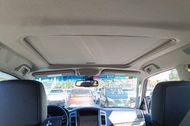 Used Mitsubishi Pajero 2020 3.0L Automatic Luxury Edition Headliner