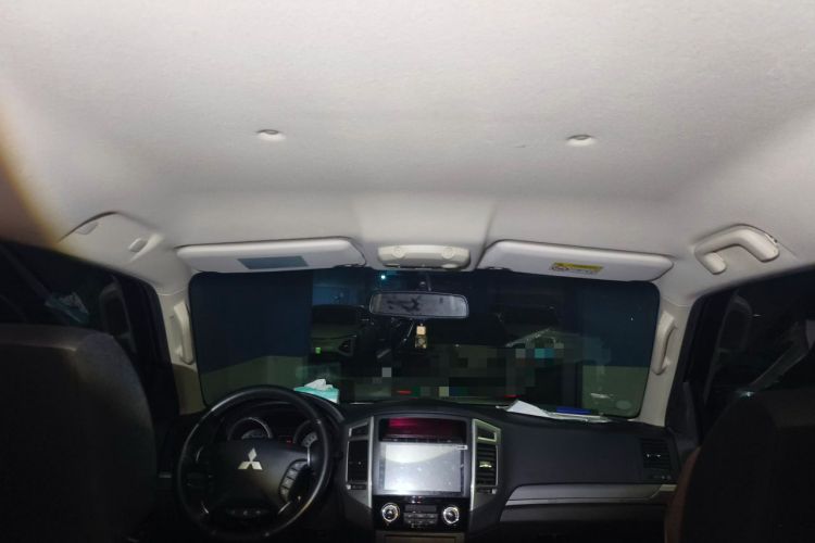 Used Mitsubishi Pajero  Headliner