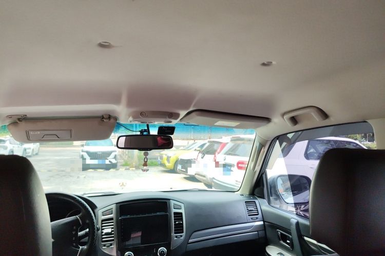 Used Mitsubishi Pajero  Headliner
