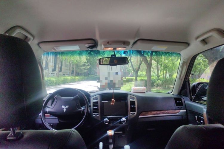 Used Mitsubishi Pajero 2020 3.0L Automatic Luxury Off-Road Version Headliner