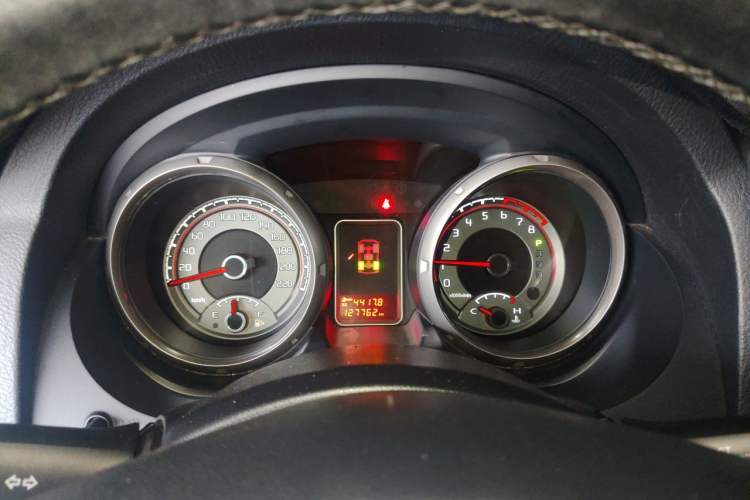 Used Mitsubishi Pajero  Instrument Cluster