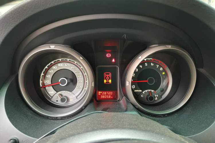 Used Mitsubishi Pajero  Instrument Cluster