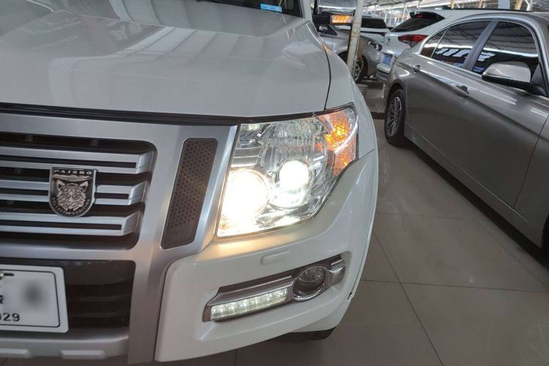 Used Mitsubishi Pajero 2020 3.0L Automatic Luxury Edition Left Front Headlight