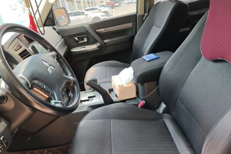 Used Mitsubishi Pajero  Left Front Seat