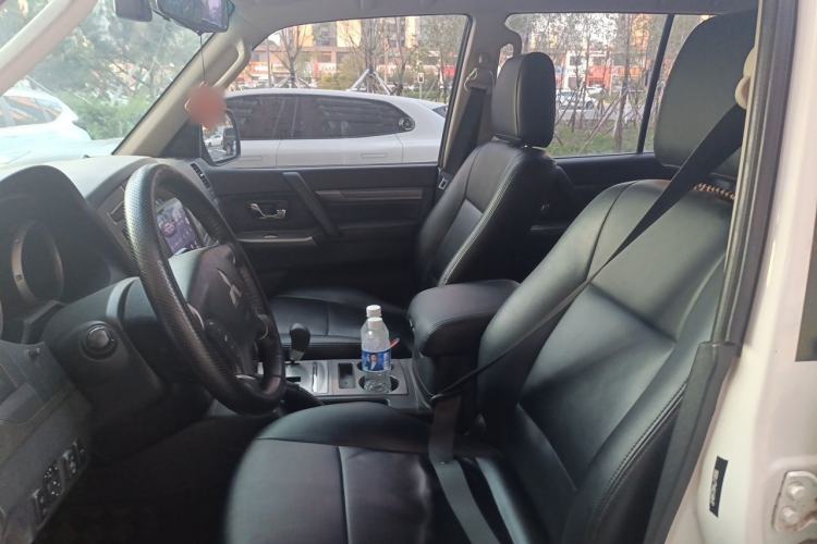 Used Mitsubishi Pajero  Left Front Seat