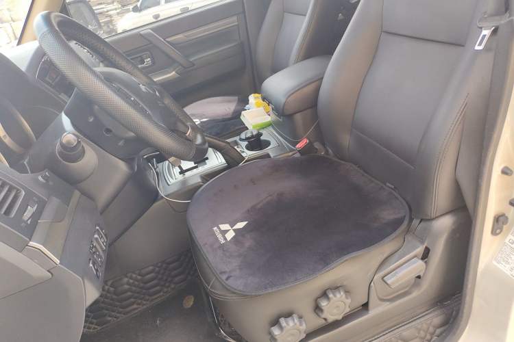 Used Mitsubishi Pajero  Left Front Seat