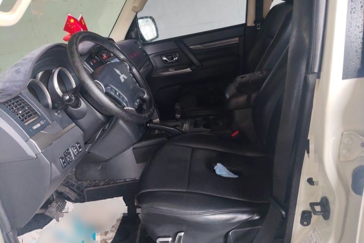 Used Mitsubishi Pajero  Left Front Seat