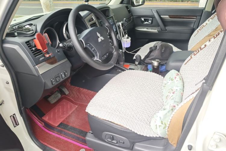 Used Mitsubishi Pajero 2020 3.0L Automatic Standard Edition Left Front Seat