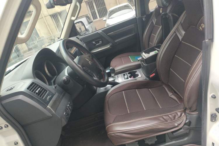 Used Mitsubishi Pajero 2020 3.0L Automatic Standard Edition Left Front Seat