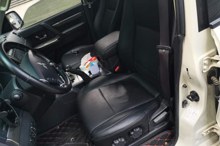 Used Mitsubishi Pajero  Left Front Seat