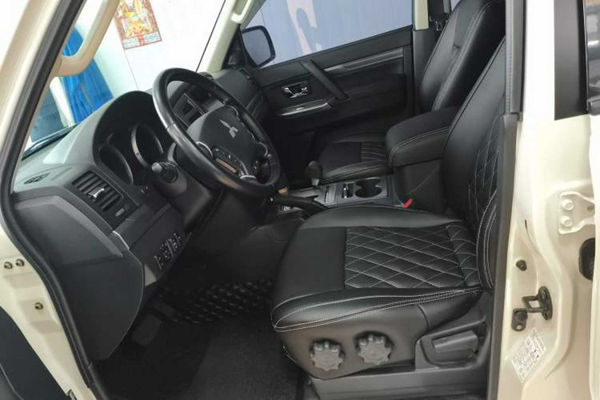 Used Mitsubishi Pajero 2020 3.0L Automatic Standard Edition Left Front Seat