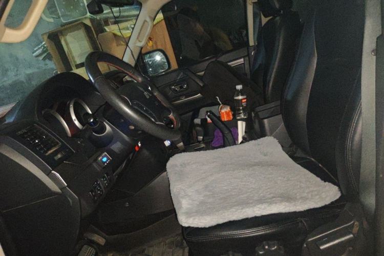 Used Mitsubishi Pajero  Left Front Seat