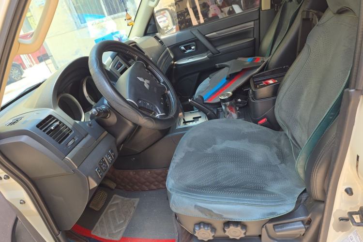 Used Mitsubishi Pajero  Left Front Seat