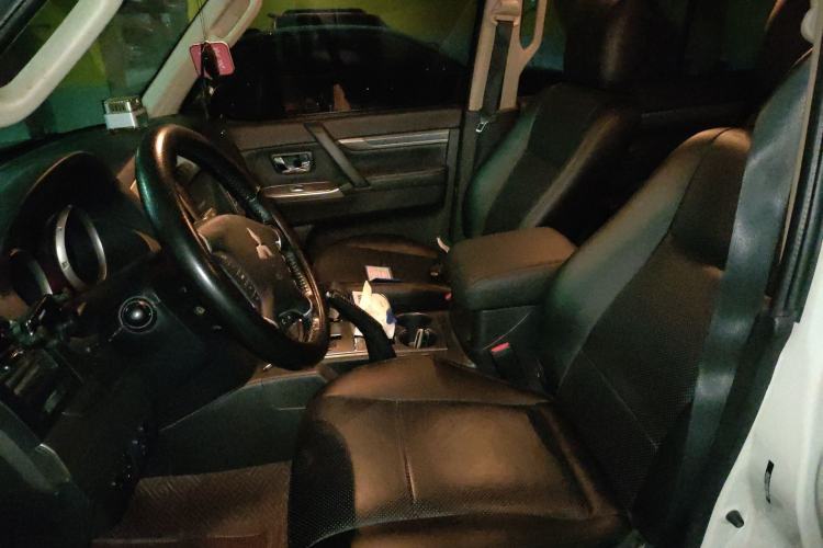 Used Mitsubishi Pajero 2020 3.0L Automatic Standard Edition Left Front Seat