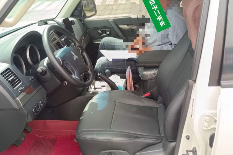 Used Mitsubishi Pajero  Left Front Seat