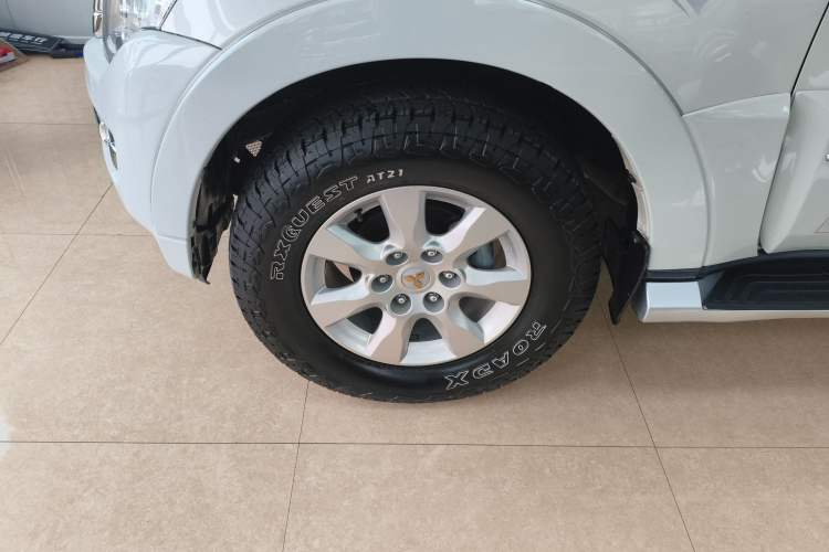 Used Mitsubishi Pajero 2020 3.0L Automatic Standard Edition Left Front Wheel Hub