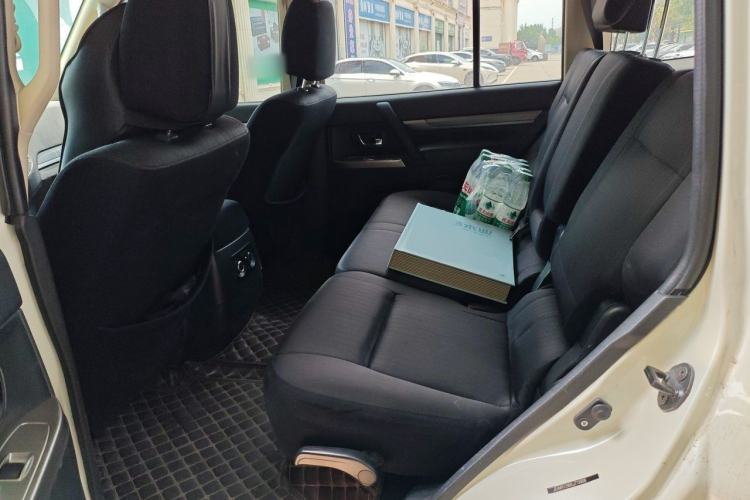 Used Mitsubishi Pajero  Left Rear Seat