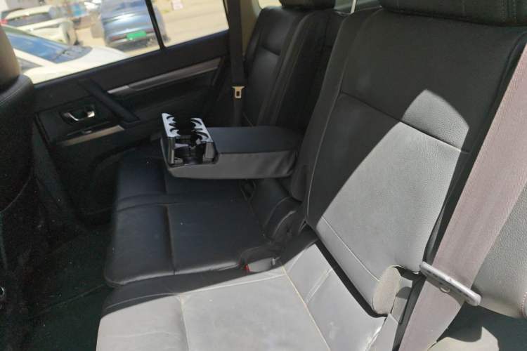 Used Mitsubishi Pajero 2020 3.0L Automatic Prestige Off-Road Edition Left Rear Seat