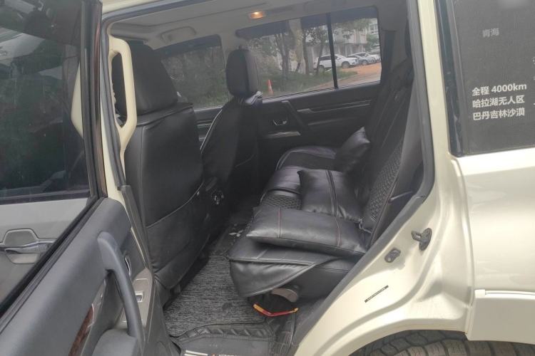 Used Mitsubishi Pajero  Left Rear Seat