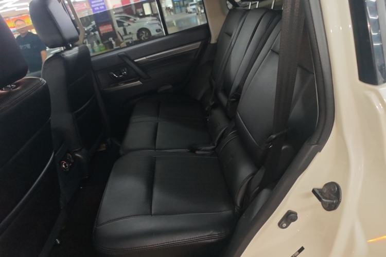 Used Mitsubishi Pajero 2020 V93 3.0L 5-Door GLS 7-Seater – Middle East Left Rear Seat