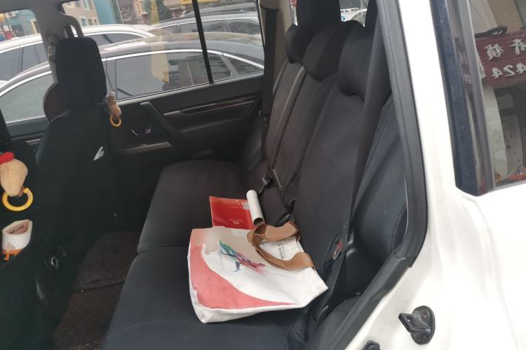 Used Mitsubishi Pajero  Left Rear Seat