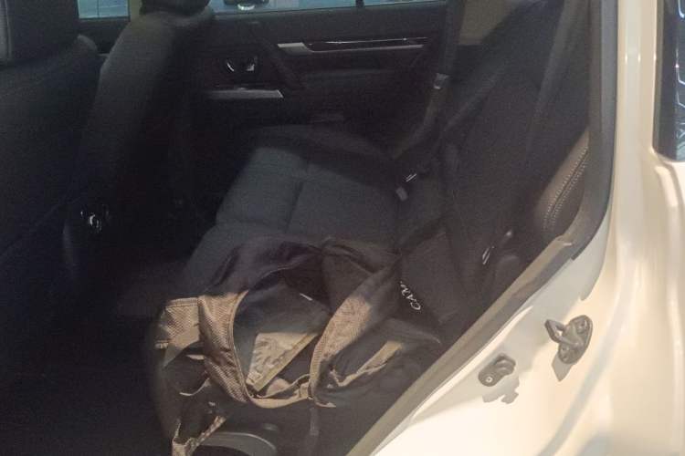 Used Mitsubishi Pajero 2020 3.0L Automatic Prestige Off-Road Edition Left Rear Seat
