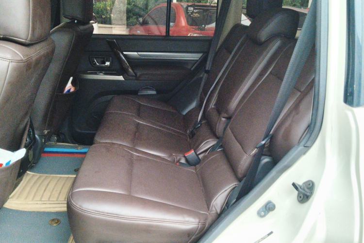 Used Mitsubishi Pajero  Left Rear Seat