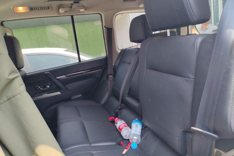 Used Mitsubishi Pajero  Left Rear Seat