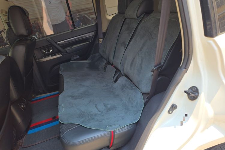 Used Mitsubishi Pajero  Left Rear Seat
