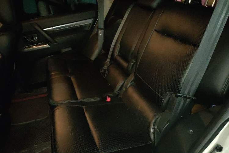Used Mitsubishi Pajero 2020 3.0L Automatic Standard Edition Left Rear Seat
