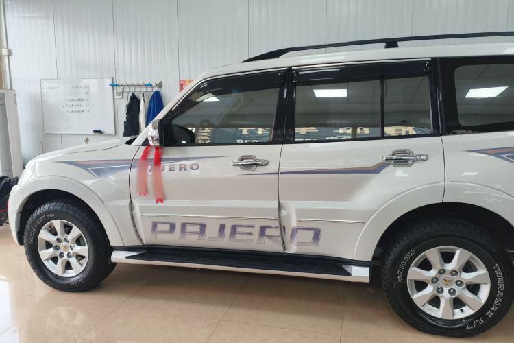 Used Mitsubishi Pajero 2020 3.0L Automatic Standard Edition Left Side