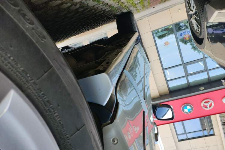 Used Mitsubishi Pajero 2020 3.0L Automatic Standard Edition Left Side Sill