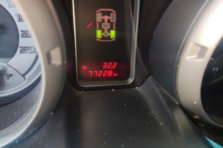 Used Mitsubishi Pajero  Odometer Close Up