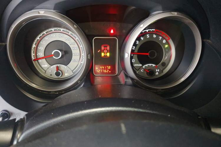 Used Mitsubishi Pajero  Odometer Close Up
