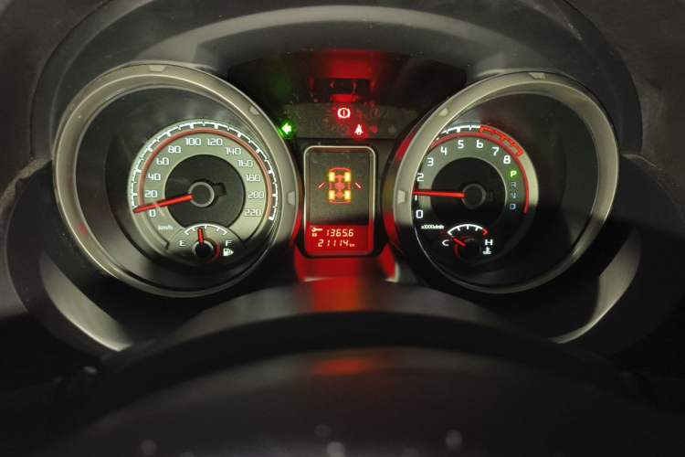 Used Mitsubishi Pajero  Odometer Close Up