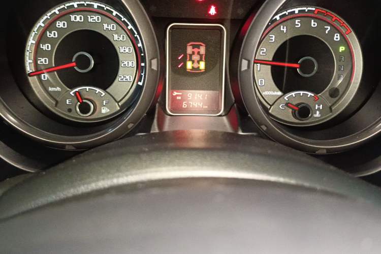 Used Mitsubishi Pajero 2020 3.0L Automatic Prestige Off-Road Edition Odometer Close Up