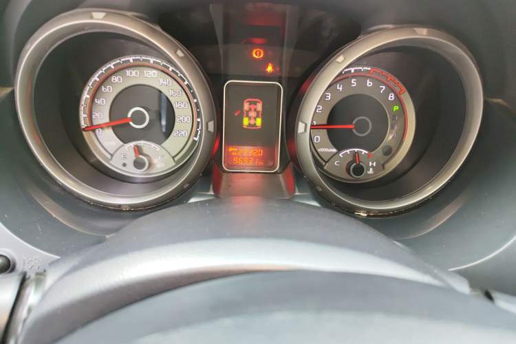 Used Mitsubishi Pajero  Odometer Close Up