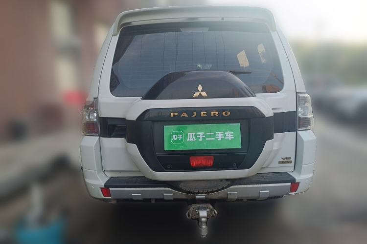 Used Mitsubishi Pajero  Rear