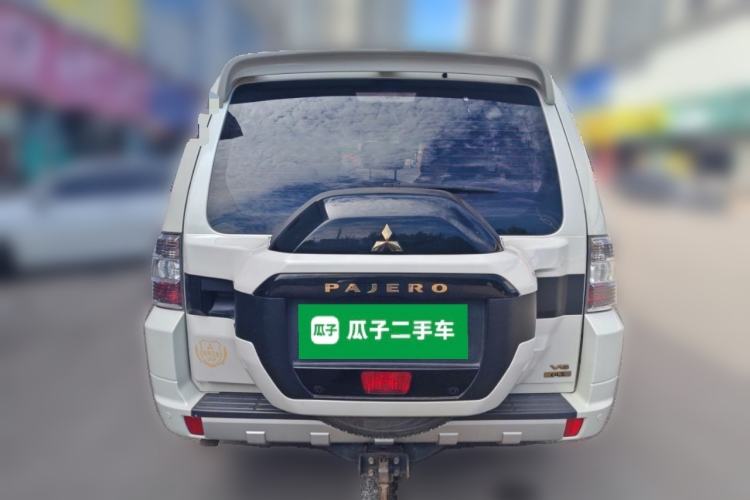 Used Mitsubishi Pajero 2020 3.0L Automatic Luxury Off-Road Version Rear