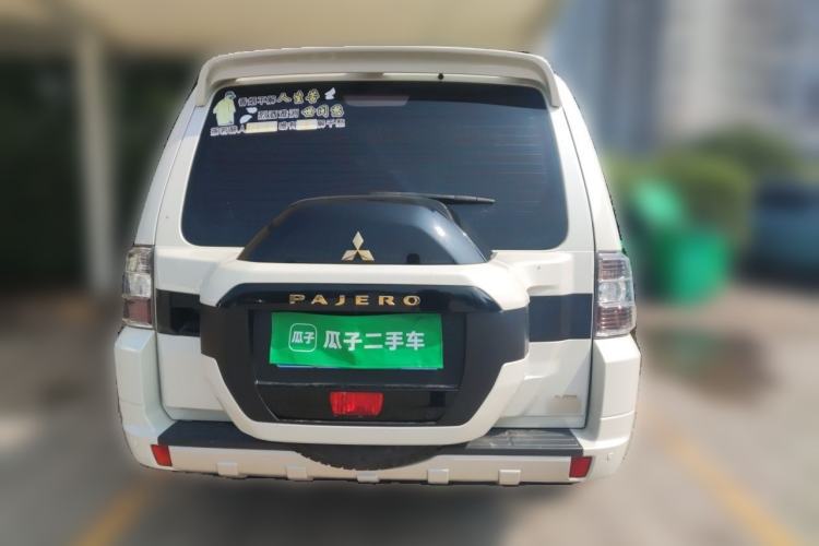 Used Mitsubishi Pajero  Rear