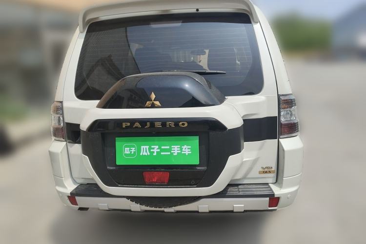 Used Mitsubishi Pajero  Rear