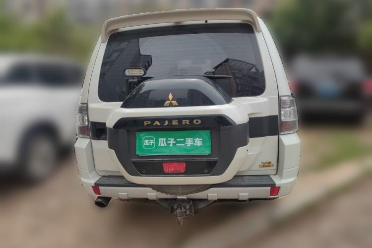 Used Mitsubishi Pajero  Rear