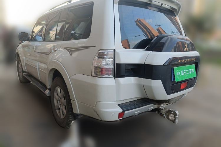 Used Mitsubishi Pajero  Rear Left 45 Deg