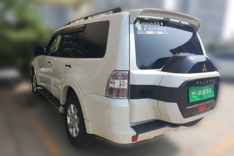 Used Mitsubishi Pajero  Rear Left 45 Deg